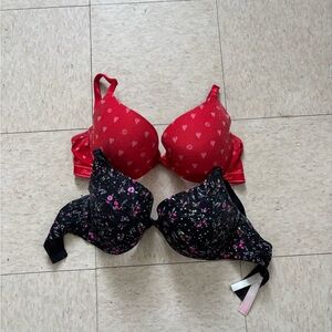 Well Loved Heart Print Red Bra and Floral Black Bra Set